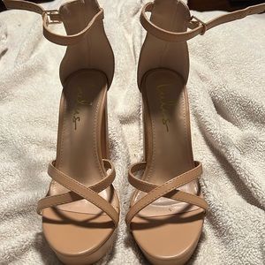 Lulus beige size 6 heels